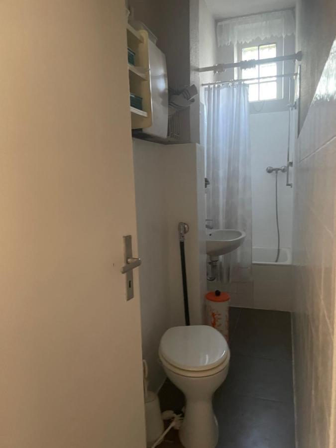 1 Schlafenzimmer 1 Whonzimmer Waschmaschine Trockner Maximum 4Personen Rheinhausen Center Appartement 1705 ドゥイスブルグ エクステリア 写真