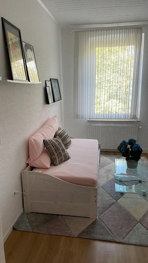 1 Schlafenzimmer 1 Whonzimmer Waschmaschine Trockner Maximum 4Personen Rheinhausen Center Appartement 1705 ドゥイスブルグ エクステリア 写真